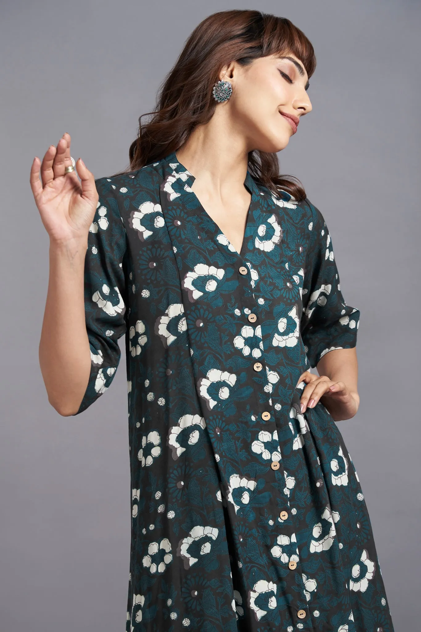 button down v-neck kurta - indigo medley & persian garden