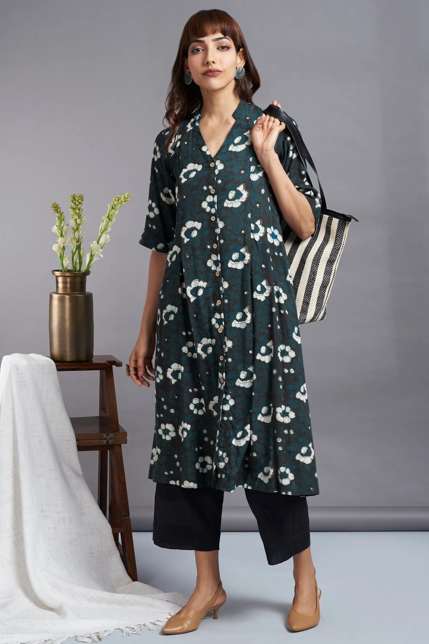 button down v-neck kurta - indigo medley & persian garden