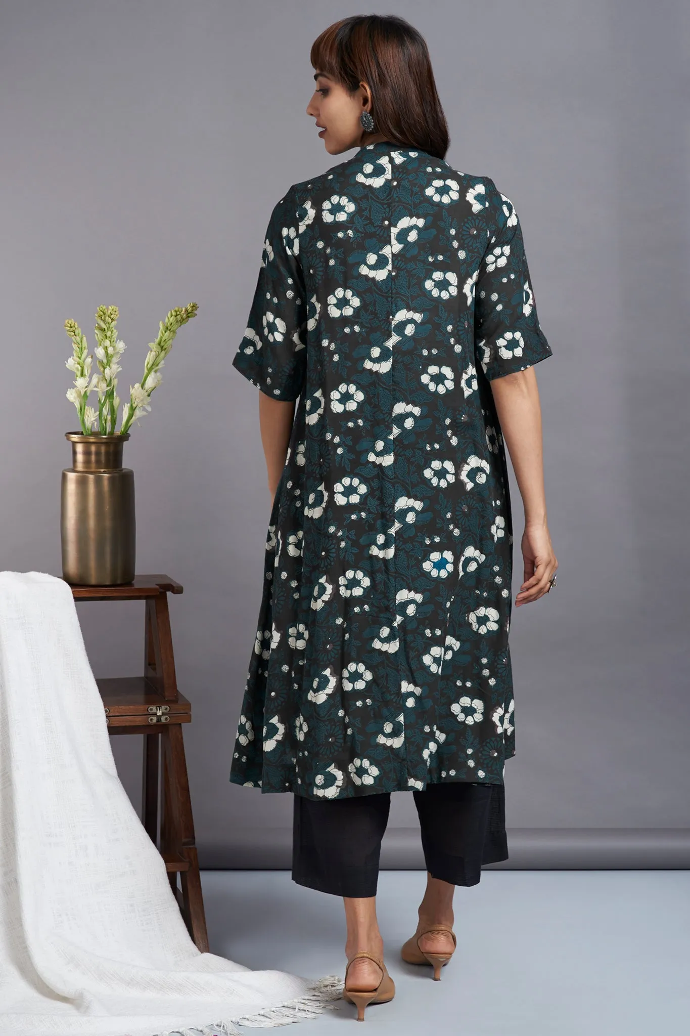 button down v-neck kurta - indigo medley & persian garden