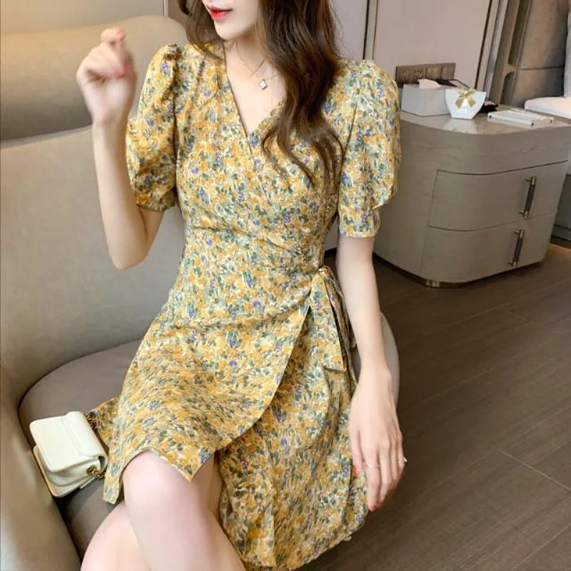 Dress Women Summer Korean Fairy Look Slimming Floral A-Line INS Women Young Look Western Slim-Look Dress