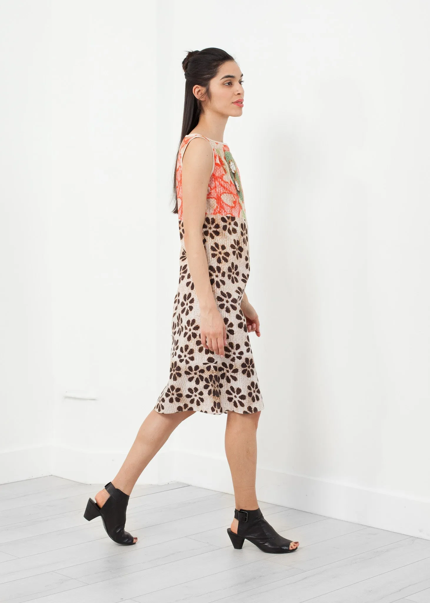 Floral Sleeveless Dress - A Stylish and Fashionable Choice