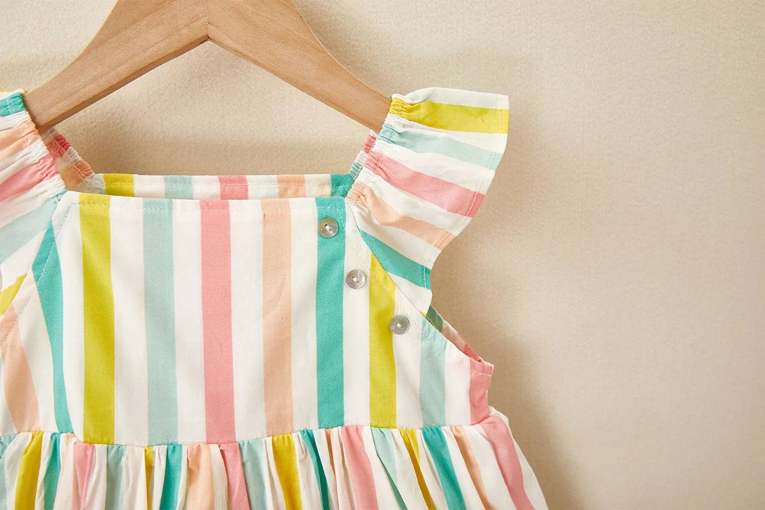 Minimalist summer dresses