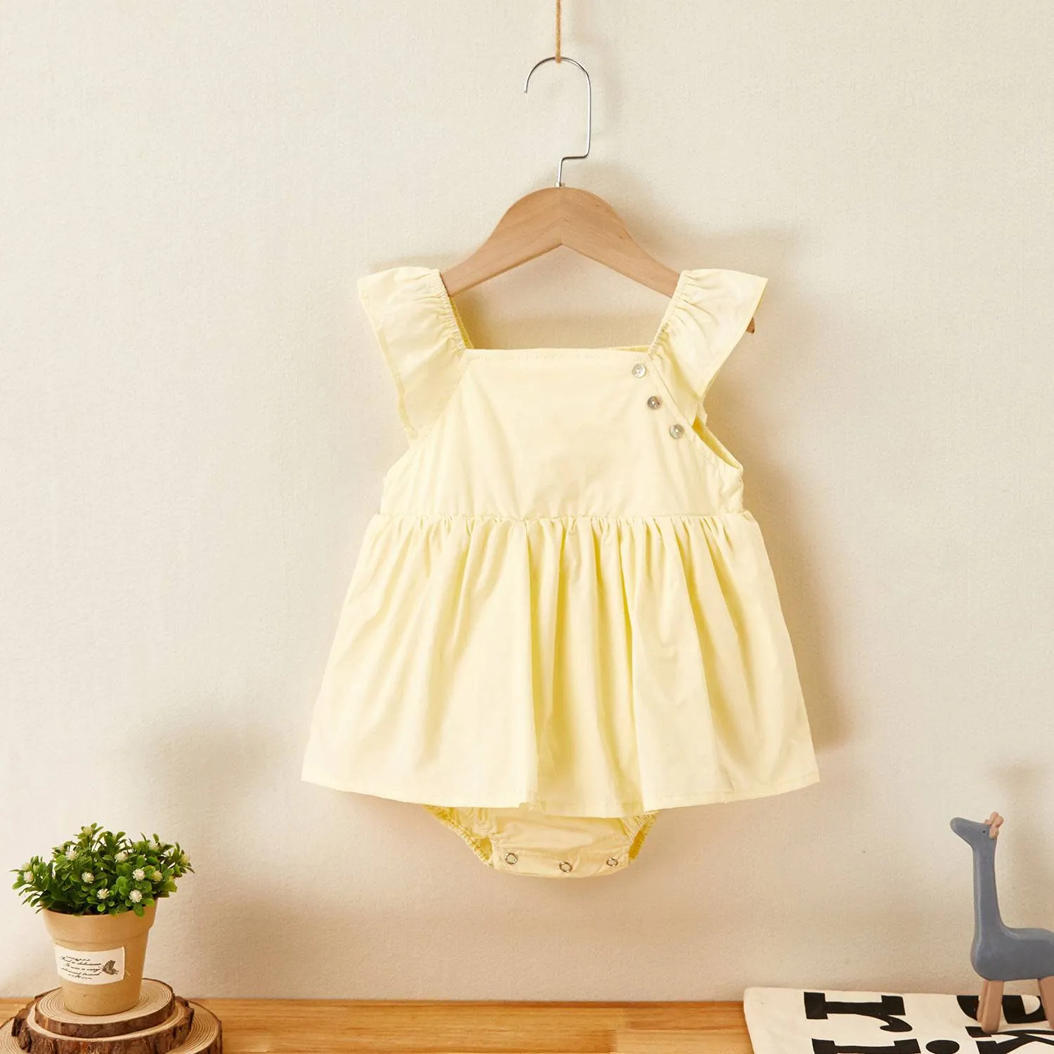 Minimalist summer dresses