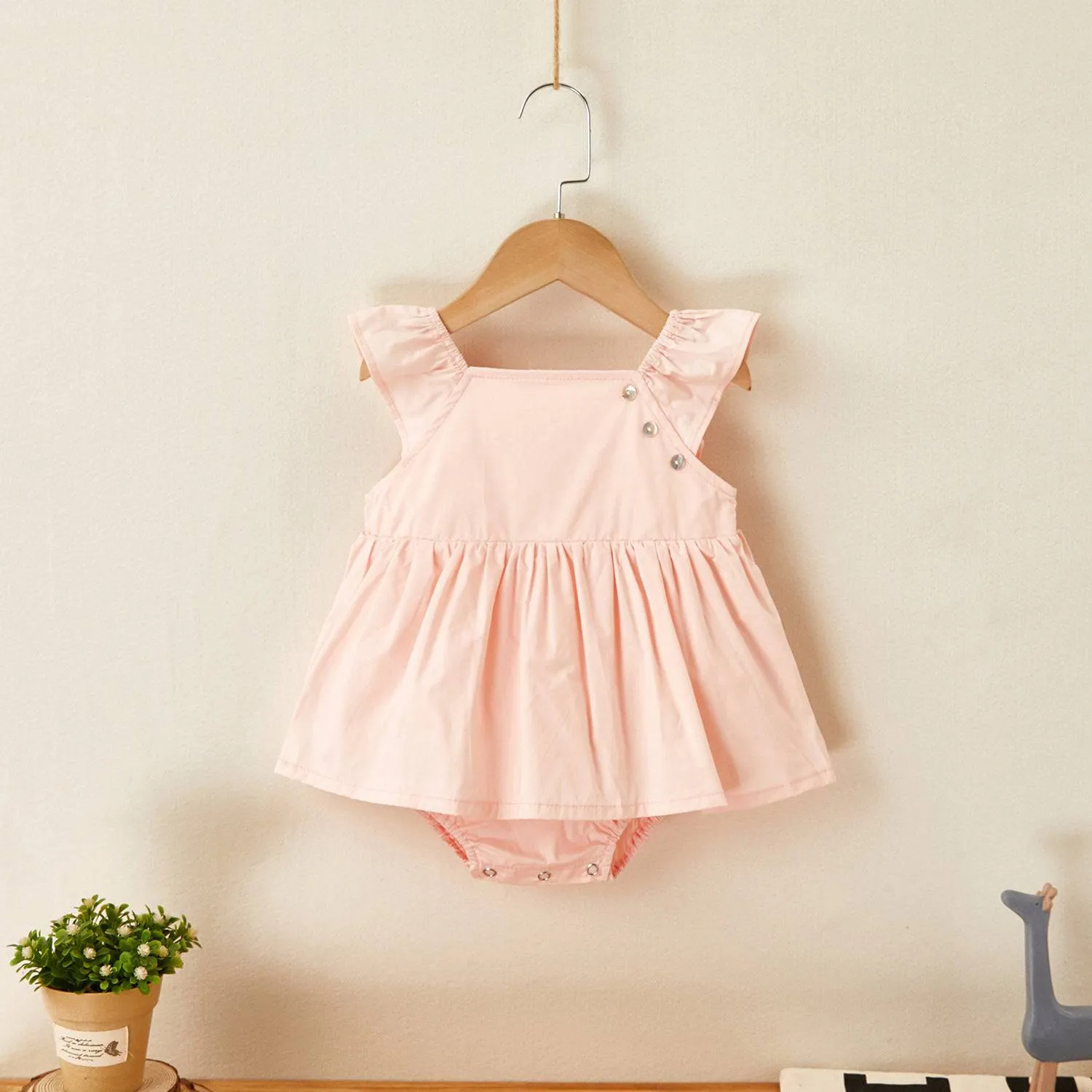 Minimalist summer dresses