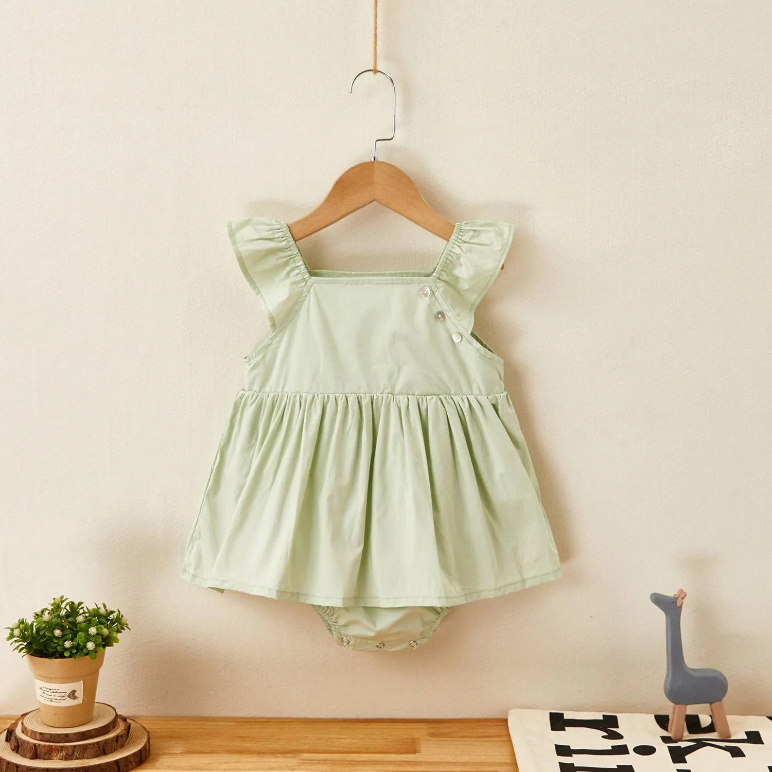 Minimalist summer dresses