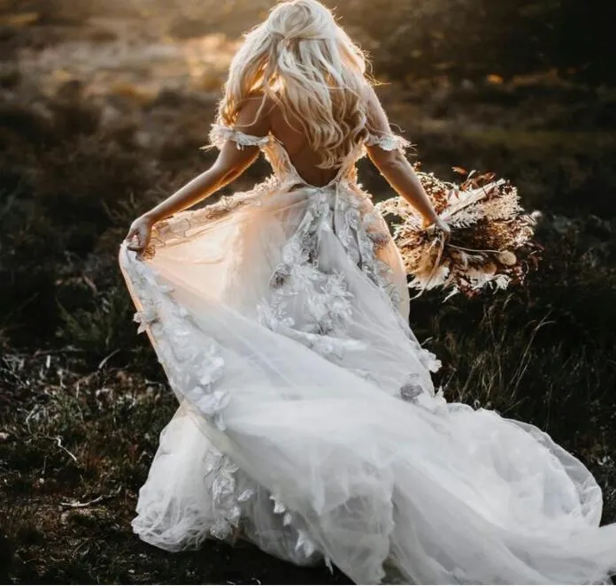 Off the Shoulder Wedding Dresses  Bridal Gown with Appliques
